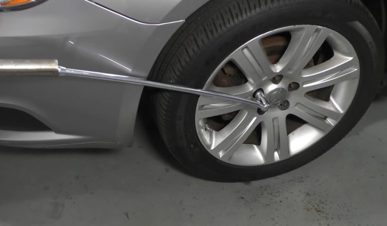 How to Loosen Lug Nuts That Are Stuck