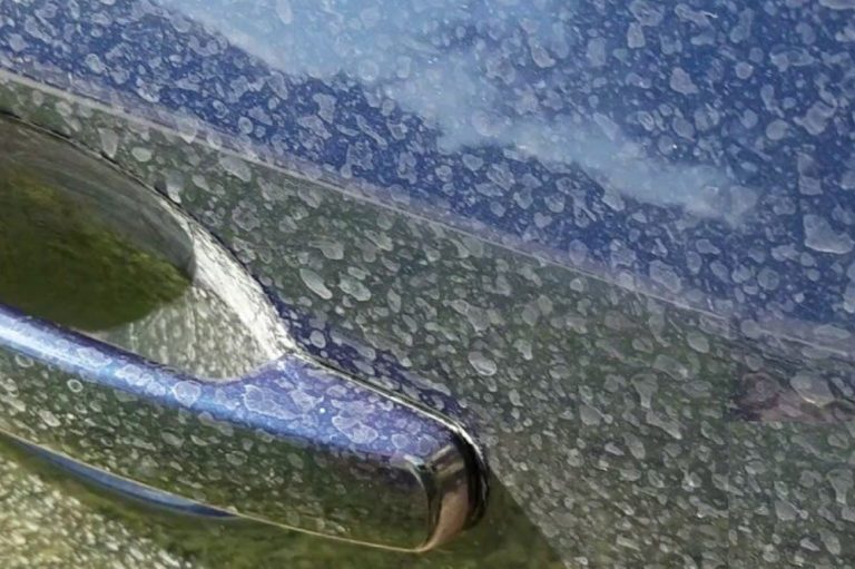 how to remove water spots from car