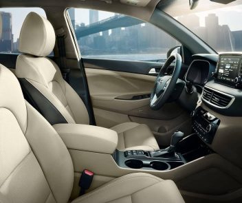 which hyundai tucson has leather seats